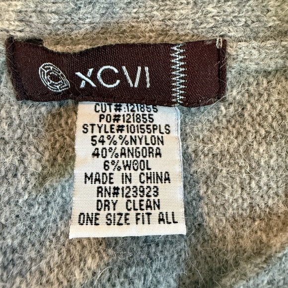 XCVI Grey Wool Blend Short Sleeve V-Neck Pullover with Pockets One Size - Picture 6 of 6